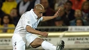 <b>DE HIERRO</B>. Roberto Carlos todavía no se ha perdido un partido por lesión en toda su carrera profesional.