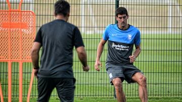Mikel San José, de vuelta a Inglaterra.