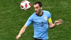 Juventus eyeing Godín and Bernat as attention turns to defence