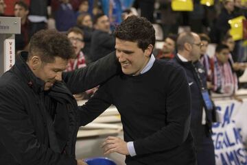 Saludo entre Albadalejo y Simeone. 