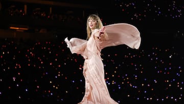 Swift carefully curated her two surprise songs and rocked four new outfits for the post-breakup sold-out show in Tampa.