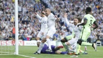 Gol anulado al Real Madrid.