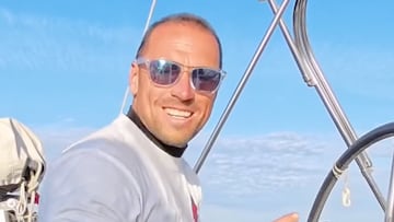 Sandro Bigozzi en un velero