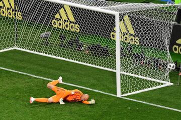 0-2. Willy Caballero en el segundo gol de Luka Modric.