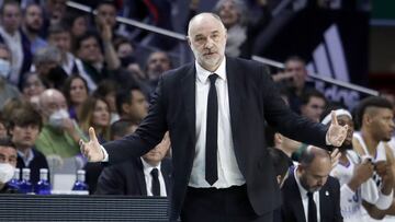 Deck se sube en marcha al avión