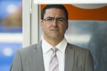 Moreno tuvo pequeñas incursiones como técnico interino tras las salidas de Sergio Bueno y Tomás Boy durante el 2015.