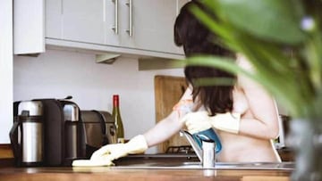 Una compañía ofrece 52 euros la hora por trabajar desnuda. Foto: Naturist cleaners