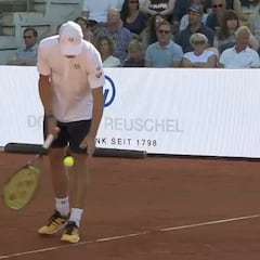 Para sacar como Kyrgios, tienes que ser Kyrgios: la reacción de Fucsovics tras el servicio...