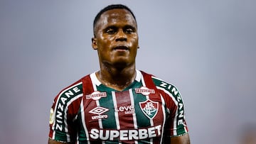 CURITIBA, BRAZIL - DECEMBER 1: Jhon Arias of Fluminense looks on during the Brasileirao 2024 match between Athletico Paranaense and Fluminense at Arena da Baixada on December 1, 2024 in Curitiba, Brazil. (Photo by Rodolfo Buhrer/Eurasia Sport Images/Getty Images)
