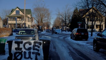 Dos hermanos estadounidenses dejaron atrás una adolescencia convencional para documentar operativos del ICE en Minneapolis, convencidos de que su labor “es necesaria”. REUTERS/Brian Snyder TPX IMAGES OF THE DAY