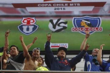 FÃºtbol, Universidad de Chile v Colo Colo.
Final Copa Chile 2015.
Hinchas de Universidad de Chile alientan a su equipo antes del partido por la final de la Copa Chile contra Colo Colo en el estadio La Portada de La Serena, Chile.
02/12/2015
Marcelo Hernandez/Photosport**********

Football, Universidad de Chile v Colo Colo.
Copa Chile Championship 2015 final.
Universidad de Chile's fans cheer their team before the Copa Chile Championship football match final against Colo Colo at the La Portada stadium in La Serena, Chile.
02/12/2015
Marcelo Hernandez/Photosport