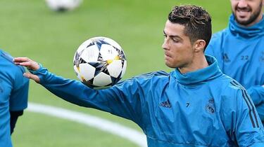 Zidane tells Cristiano: "Trust in me - you'll prolong your career"