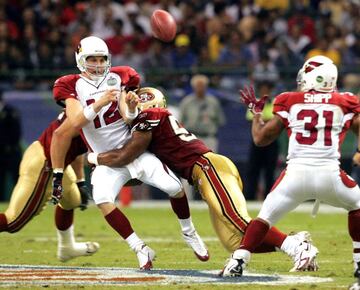 En 2005, la NFL trajo el primer partido de temporada regular a nuestro país en la cancha del Estadio Azteca. Los Arizona Cardinals se midieron al equipo de San Francisco el 2 de octubre de ese año. La victoria fue para los Cardinals 14-31.