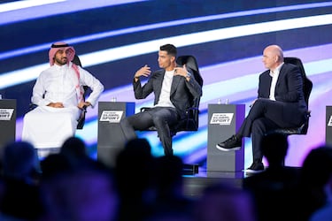 Cristiano Ronaldo regala dinero a los trabajadores del grupo de comunicacin que adquiri