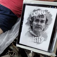 Un hombre de Valencia se hace un tatuaje con la cara de Simón