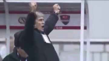 El festejo de Manuel Pellegrini tras gol del Hebei en liga china