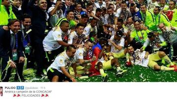 Alan Pulido se suma a los festejos de América por Concachampions