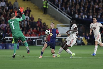 2-1. Fermín López gana una pelota en las inmediaciones del área del Bayern y asiste a Robert Lewandowski en la salida de Manuel Neuer y la oposición de Dayot Upamecano. El delantero internacional polaco marca a placer el segundo tanto.