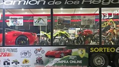 Así es la cesta de Navidad más grande de España: un Ferrari, varios viajes y 60.000 euros en oro “para pagar impuestos”