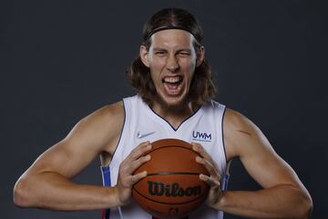 Kelly Olynyk de los Detroit Pistons.