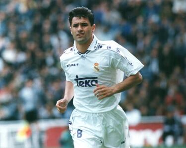 Primer miembro de la ‘Quinta del Buitre’ en debutar con el primer equipo (1982, con 18 años y marcando al Castellón). Extremo que enviaba centros con lazo, que Hugo Sánchez o Zamorano quitaban gustosos el envoltorio. El ‘8’ dejaría el club en el 96 con 130 goles marcados y dos Copas de la UEFA o seis Ligas como adornos principales de su salón de trofeos personal. Enel 87 fue cuarto en el Balón de Oro, tras Butragueño (3º), Futre (2º) y Gullit, ganador. 