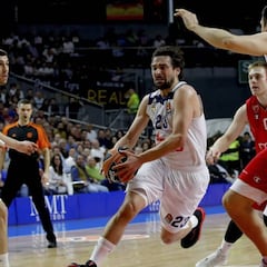 Líder y 63 puntos al descanso