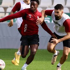 Una “mano” de superior categoría entre el Córdoba y el Castellón