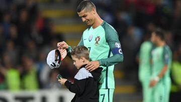 Cristiano habría sido padre de gemelos según la prensa lusa