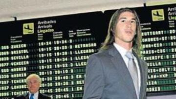 <b>RAMOS Y CALDERÓN AL FRENTE</b>. La expedición madridista aterrizó anoche en Valencia, desde donde se trasladó a Villarreal. Allí saltó la anécdota: el equipo se alojará en el Hotel La Calderona.