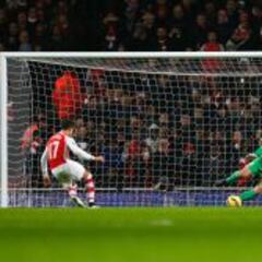 Sin contar definiciones, Alexis falla por primera vez un penal