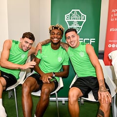 El Elche vuelve con 16 profesionales y tres canteranos