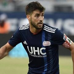 Carles Gil: "El fútbol no espera a nadie; cuando bajas un poco el nivel te comen"