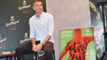 De Marcos, en la presentación de su libro