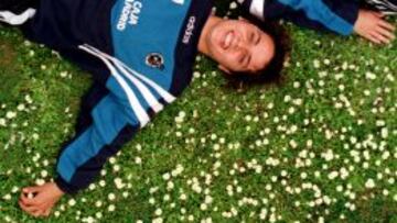 HACE 16 AÑOS. Maider Castillo, arriba, y Mar Prieto, abajo, posan tras la Eurocopa de 1997.