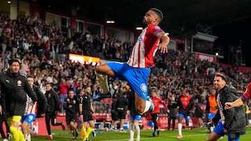 GIRONA, 27/10/2023.- El centrocampista venezolano del Girona Yangel Herrera celebra su gol durante el partido correspondiente a la jornada 11 de LaLiga que Girona FC y Celta de Vigo disputan este viernes en el estadio municipal de Montilivi. EFE/David Borrat.
