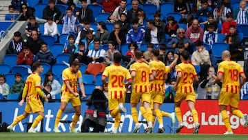SAN SEBASTI?N, 13/05/2023.- Los jugadores del Girona celebran el gol marcado por su compa?ero, Christian Ricardo Stuani ante la Real Sociedad durante el partido de Liga que disputan este s¨¢bado en el Reale Arena de San Sebasti¨¢n. EFE/ Javier Etxezarreta