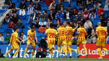 SAN SEBASTIÁN, 13/05/2023.- Los jugadores del Girona celebran el gol marcado por su compañero, Christian Ricardo Stuani  ante la Real Sociedad durante el partido de Liga que disputan este sábado en el Reale Arena de San Sebastián. EFE/ Javier Etxezarreta
