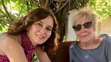 Isabel Díaz Ayuso visita por sorpresa a Concha Velasco en su residencia