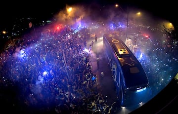 Recibimiento de los hinchas del Cruzeiro en el duelo que les enfrentaba al Palmeiras. 