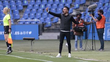 Rub¨¦n de la Barrera se acerca a Las Palmas, que tampoco descarta a Pepe Mel