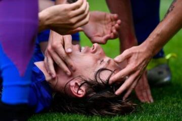 Modric arropado por sus compa?eros tras marcar el primer gol de Croacia en esta Eurocopa.