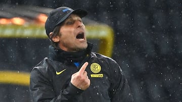 Conte, castigado por sus protestas al árbitro