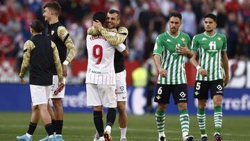 Tecatito Corona brilló en la victoria del Sevilla