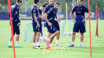 25/10/22 ENTRENAMIENTO SEMANAL DEL CADIZ JOSE MARI Y CALA