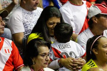 La Selección Colombia de voleibol detonó alegría en el Coliseo El Salitre al ganarle a Perú 3-0. El país sueña con un cupo a Tokio que se define contra Argentina.