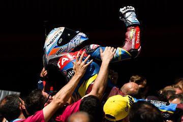 La trayectoria del peque?o de los M¨¢rquez ha tenido un patr¨®n: hasta que no ha sido campe¨®n no ha subido de categor¨ªa. Necesit¨® tres temporadas para serlo en Moto3, en 2014, y estuvo cinco a?os en Moto2 hasta que lo consigui¨® en 2019, pero logr¨® el objetivo de llegar a MotoGP en 2020 habiendo sido el ¨²nico bicampe¨®n del mundo de Moto2 y Moto3.