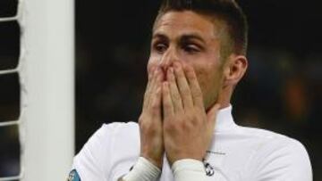 El francés Olivier Giroud es nuevo jugador del Arsenal.