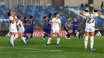 Las jugadoras del Chelsea celebran el empate de Charles.