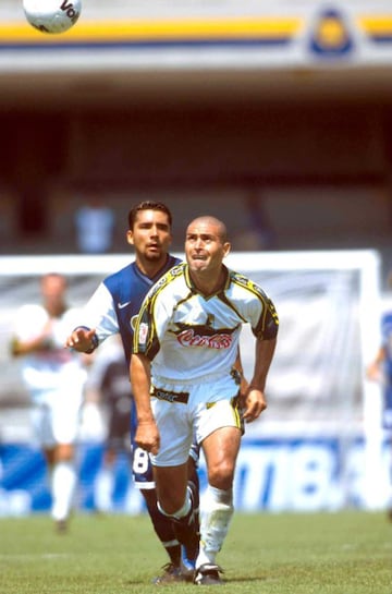 El ex delantero argentino llegó a Rayados con un buen cartel, pero su nivel no fue el óptimo, por lo que su nivel fue a la baja en los siguientes años.