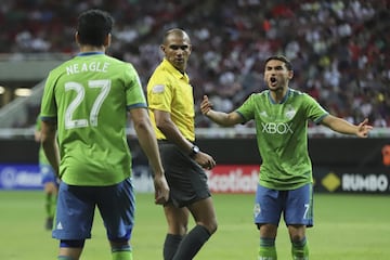 Chivas golea a Seattle Sounders y avanza en Concachampions